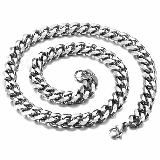 Silver Statement Chain – Sleek Versatility in Sizes